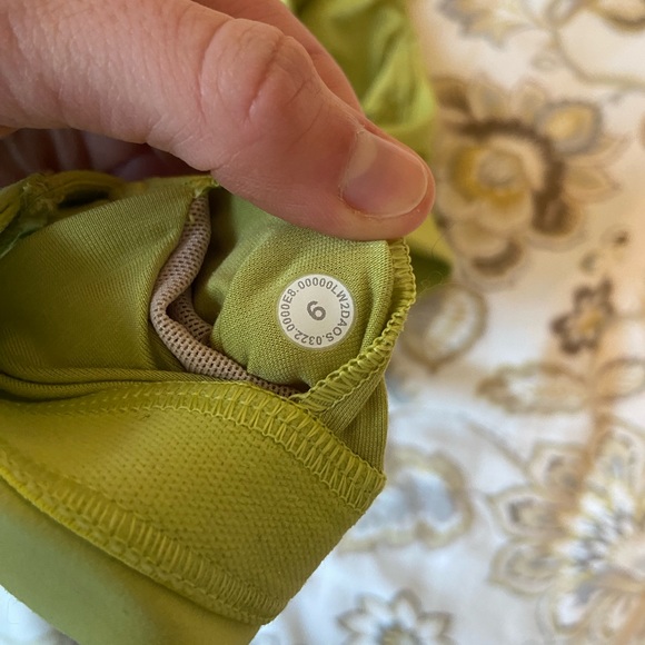 sports bra size 6 - Picture 3 of 3